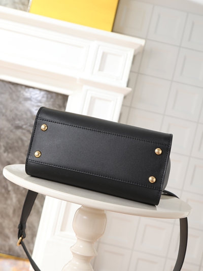 フェンディバッグ角部分ディテール